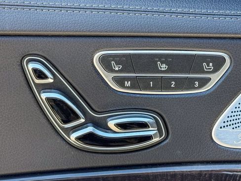 Used 2019 Mercedes-Benz S 560 Sedan image 21