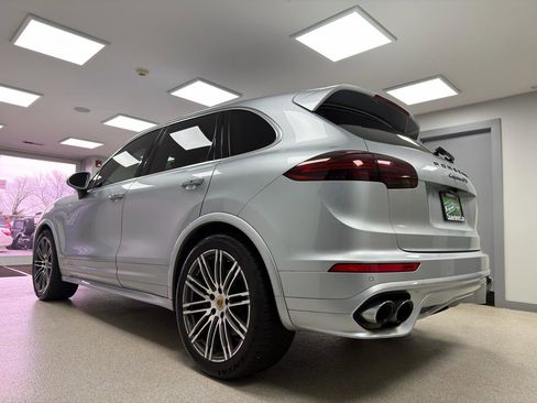 Used 2016 Porsche Cayenne GTS image 5