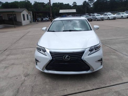 Used 2016 Lexus ES 350 w/ Luxury Package w/Wood Trim FWD image 3