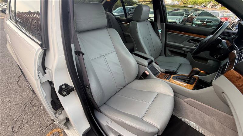Used 2003 BMW 540i Sedan RWD image 16
