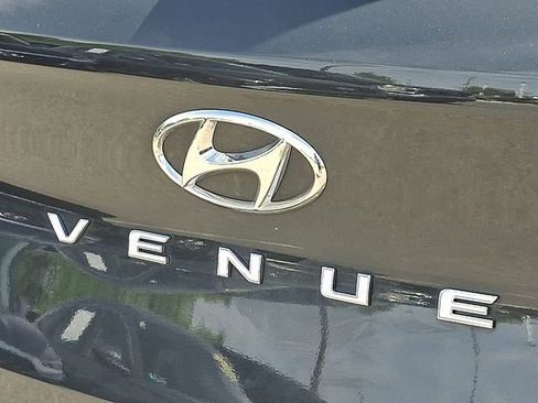 Used 2026 Hyundai Venue SEL FWD image 29