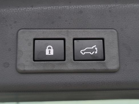 Certified 2025 Subaru Ascent Bronze Edition AWD/4WD image 12