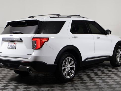 Used 2022 Ford Explorer Limited image 4