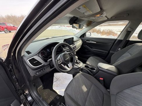 Used 2022 Kia Seltos LX image 30