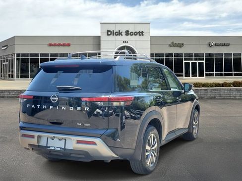 Used 2024 Nissan Pathfinder SL AWD/4WD image 5