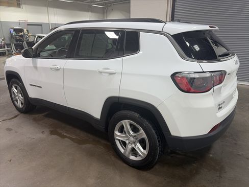 Used 2024 Jeep Compass Latitude image 5