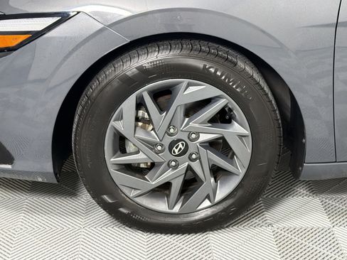 Used 2024 Hyundai Elantra SEL FWD image 12