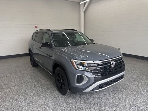 New 2026 Volkswagen Atlas Peak Edition AWD/4WD image 7
