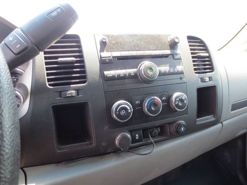 Used 2013 Chevrolet Silverado 2500 W/T AWD/4WD image 12