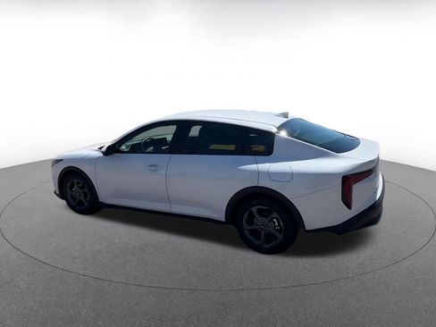 Used 2025 Kia K4 LXS image 12