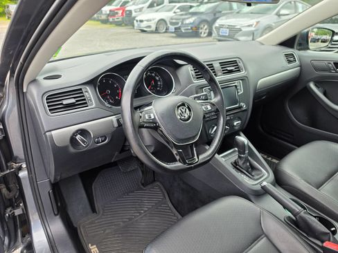 Used 2018 Volkswagen Jetta SE FWD image 9