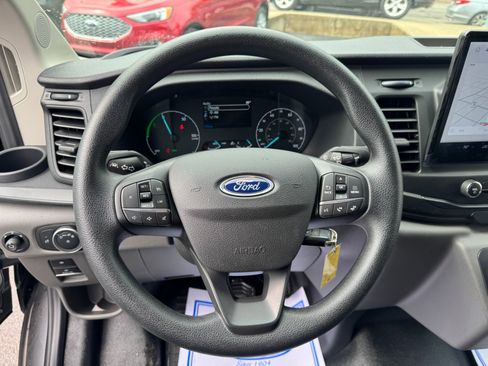 Used 2023 Ford E-Transit Low Roof image 11