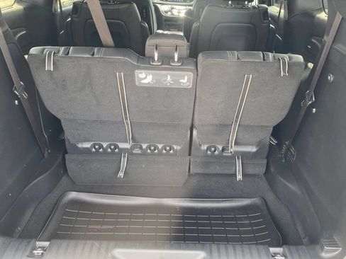 Used 2020 Chrysler Pacifica Touring-L Plus FWD image 12