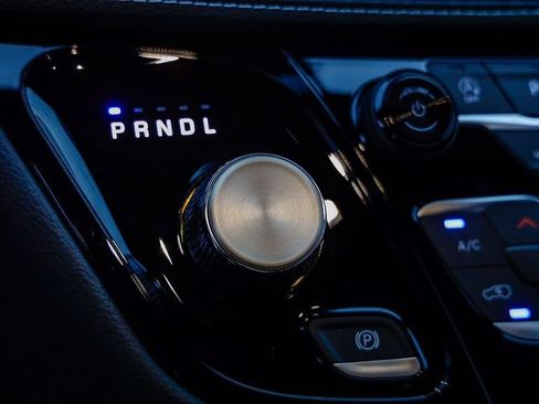 New 2026 Chrysler Pacifica Select image 21