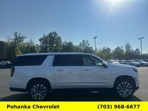 Used 2025 Chevrolet Suburban High Country AWD/4WD image 8