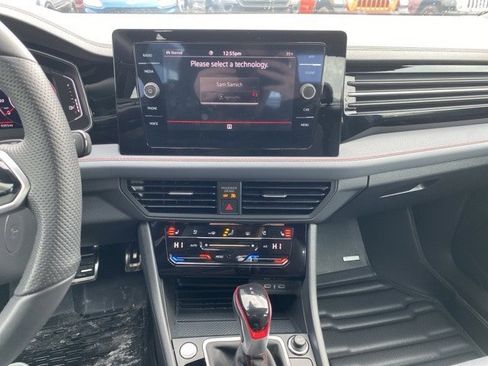 Used 2025 Volkswagen Jetta GLI Autobahn image 27