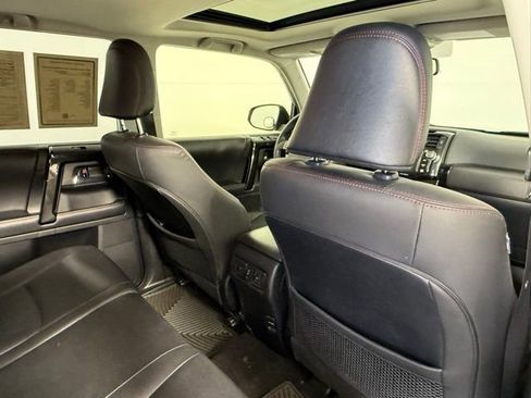 Used 2019 Toyota 4Runner TRD Off-Road Premium AWD/4WD image 38