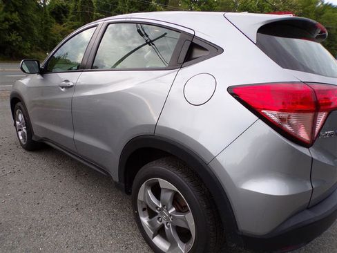 Used 2018 Honda HR-V LX image 8