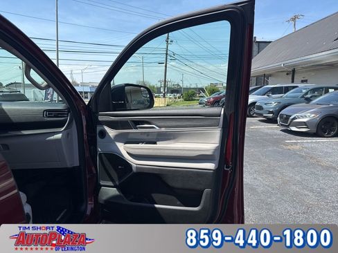 Used 2023 Jeep Wagoneer Series III w/ Convenience Group I AWD/4WD image 28