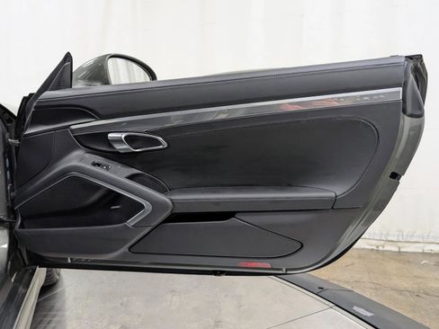 Used 2025 Porsche 718 Cayman S image 22