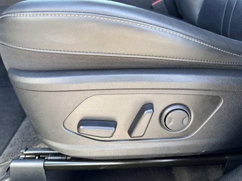 Used 2024 Kia Sorento S image 10