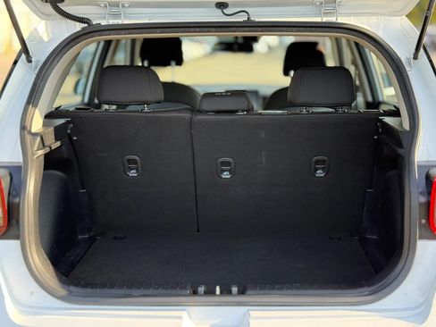 Used 2021 Hyundai Venue SE FWD image 27