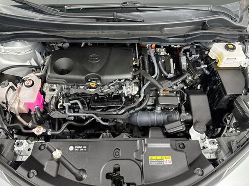 Certified 2024 Toyota Sienna XLE FWD image 32