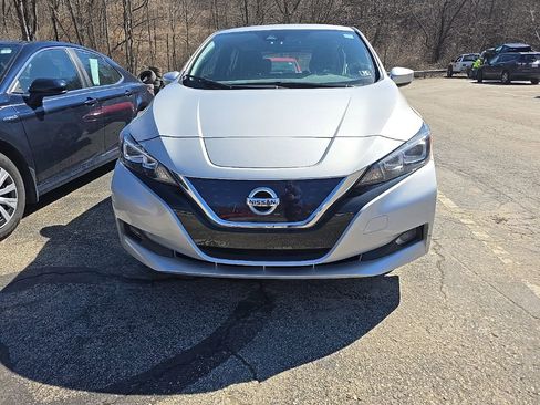 Used 2018 Nissan Leaf SV w/ SV Technology Package image 2