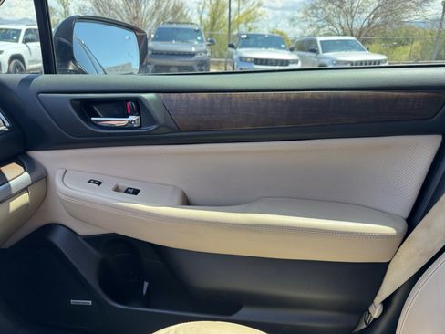 Used 2017 Subaru Outback 2.5i Limited AWD/4WD image 16