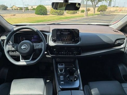 Certified 2023 Nissan Rogue Platinum w/ Platinum Premium Package FWD image 10
