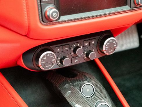 Used 2016 Ferrari California T RWD image 21