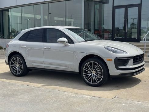 New 2025 Porsche Macan image 9