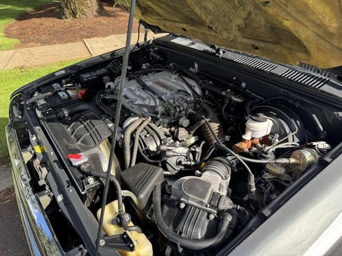 Used 1990 Toyota 4Runner SR5 AWD/4WD image 31