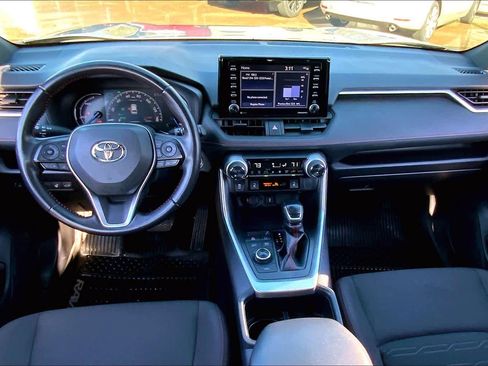 Used 2022 Toyota RAV4 SE w/ Weather & Moonroof Package image 16