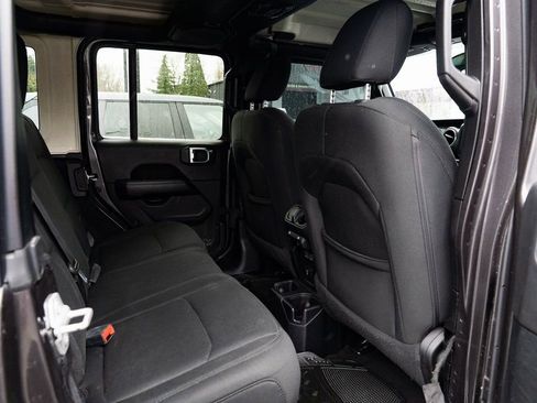 Used 2020 Jeep Wrangler Unlimited Sahara AWD/4WD image 23