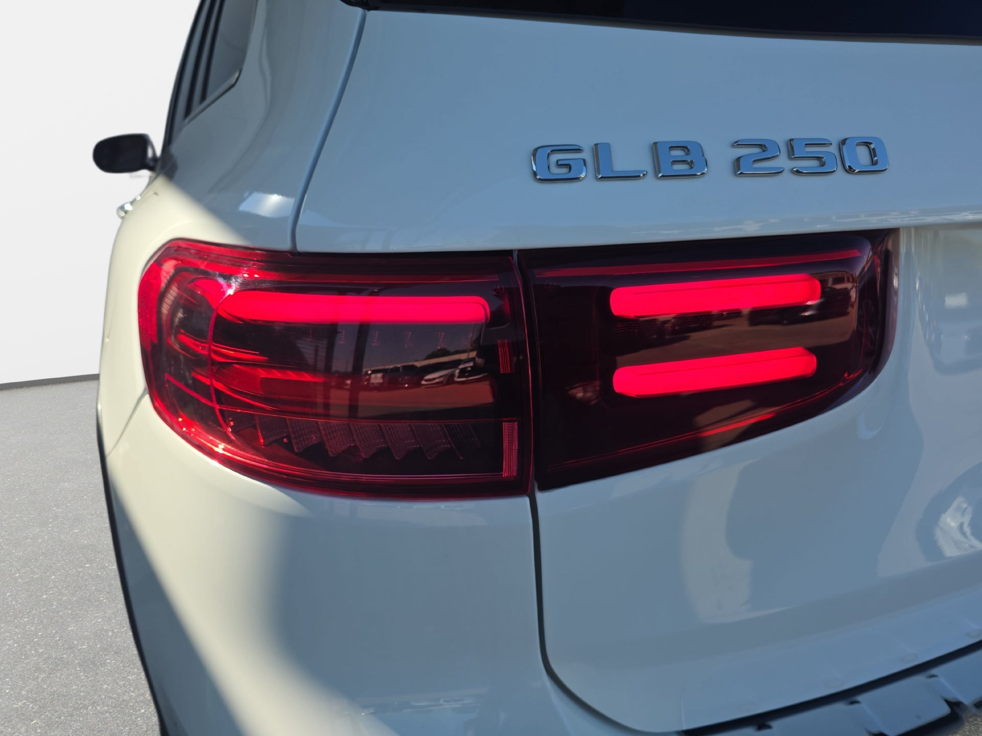 Used 2026 Mercedes-Benz GLB 250 image 32
