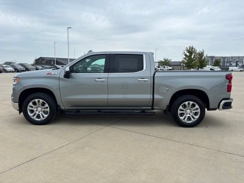 Used 2025 Chevrolet Silverado 1500 LTZ AWD/4WD image 44