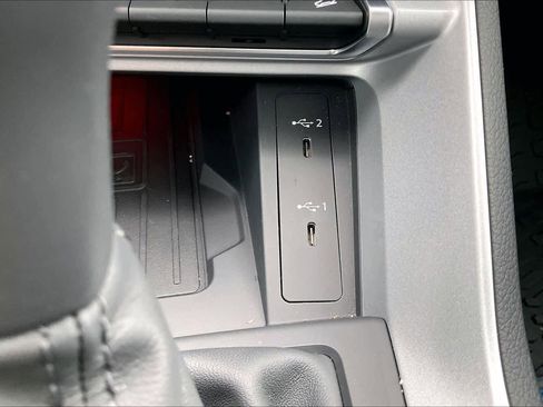 Used 2025 Audi Q3 2.0T Premium Plus image 36