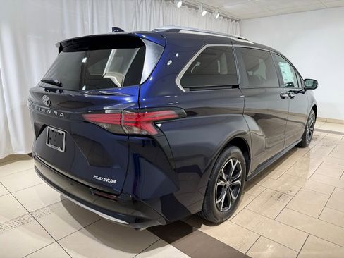 New 2026 Toyota Sienna Platinum image 5