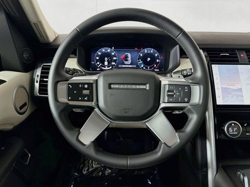 Used 2025 Land Rover Discovery S AWD/4WD image 11