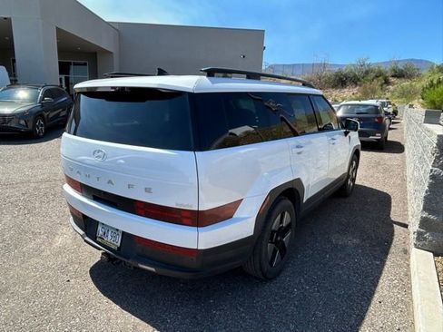 Used 2025 Hyundai Santa Fe SEL image 3