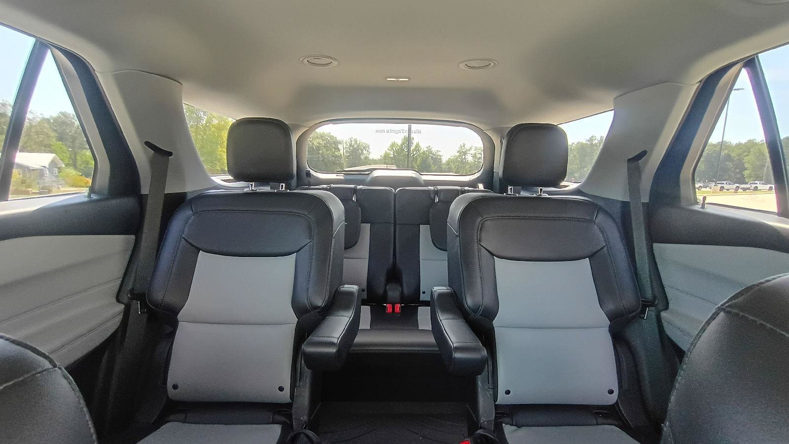 Used 2023 Ford Explorer XLT w/ Equipment Group 202A AWD/4WD image 14