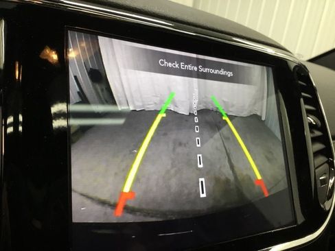 Used 2022 Jeep Grand Cherokee Laredo X AWD/4WD image 12