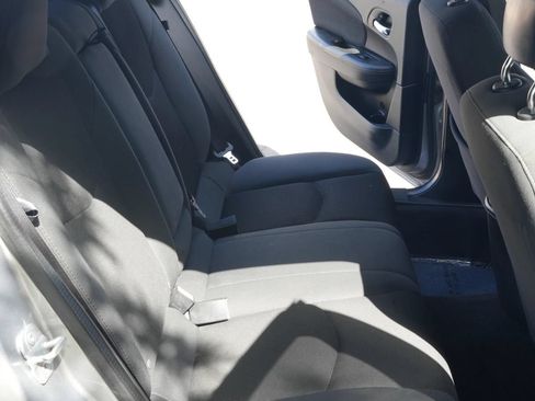 Used 2013 Dodge Avenger SE FWD image 11