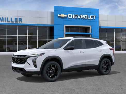 New 2026 Chevrolet Trax LT w/ Driver Confidence Package FWD image 38