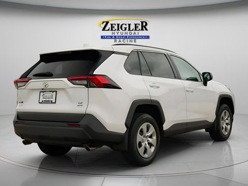 Used 2021 Toyota RAV4 LE AWD/4WD image 7