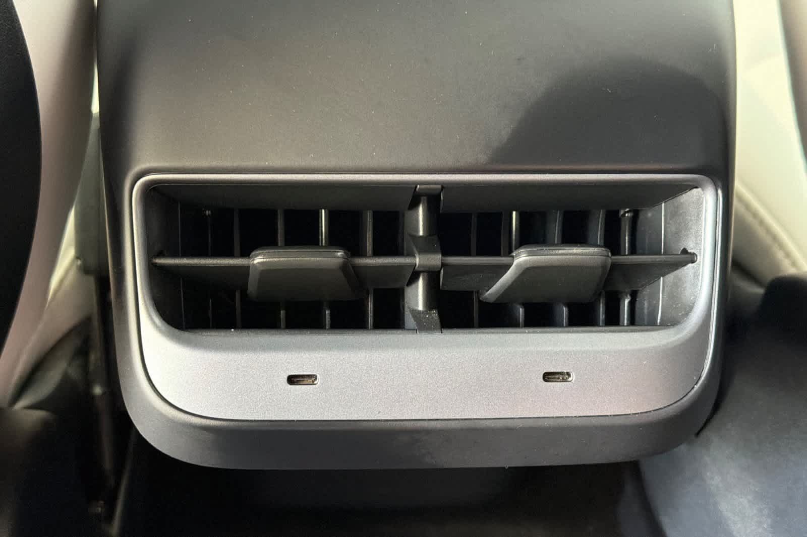 Used 2022 Tesla Model Y Long Range AWD/4WD image 14