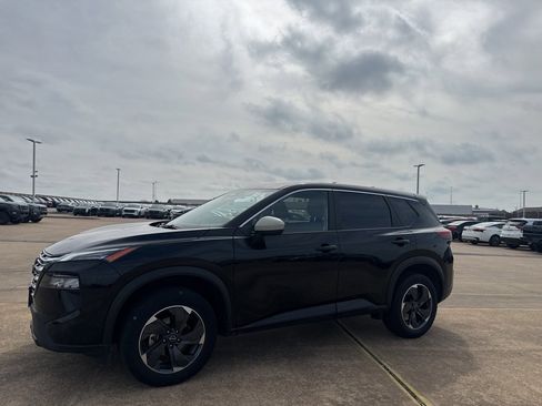 Certified 2025 Nissan Rogue SV image 11