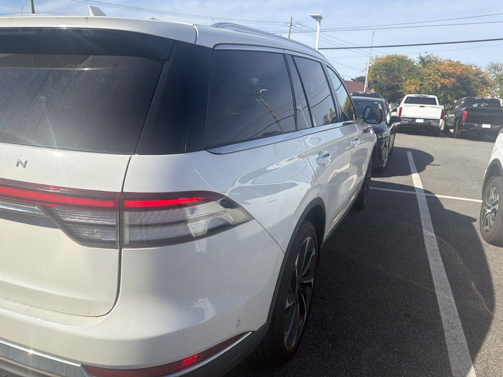 Used 2024 Lincoln Aviator Reserve w/ Equipment Group 201A AWD/4WD image 2