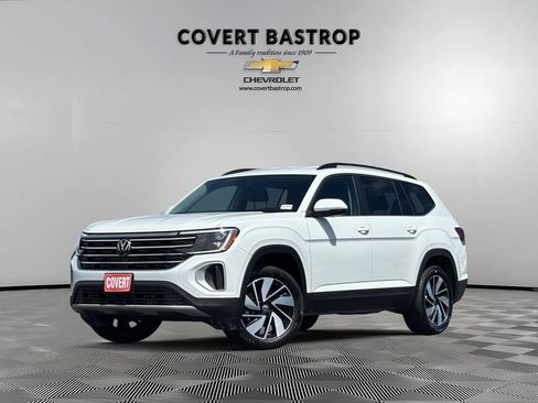 Used 2025 Volkswagen Atlas SE image 1